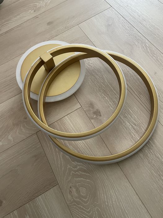 Lampa sufitowa led z pierscieniami