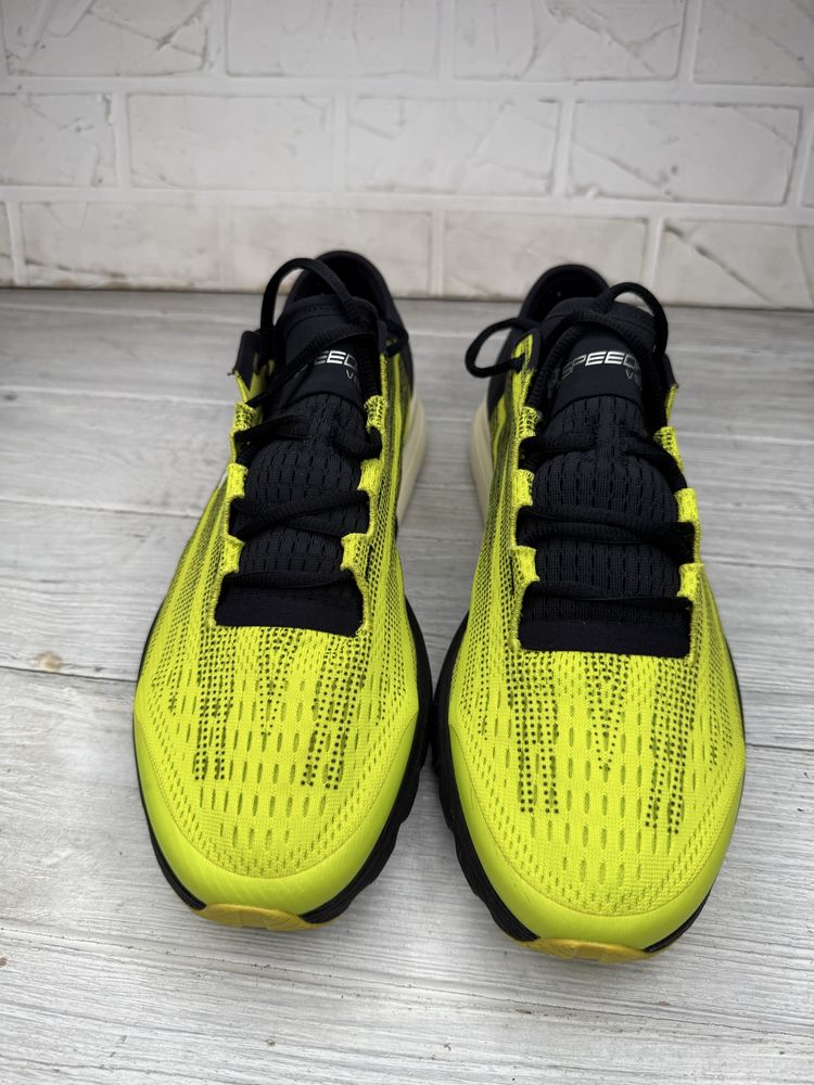 Мужские яркие кроссовки under armour speedform velociti