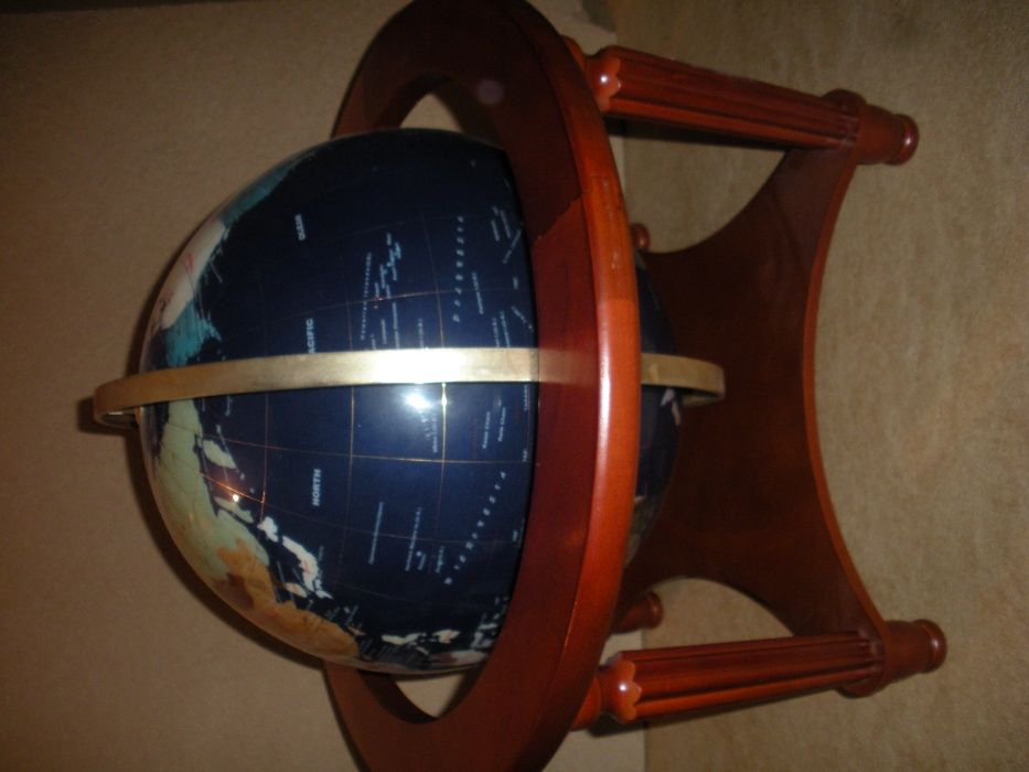 Globus original zrobiony z dobrego cedru na prezent