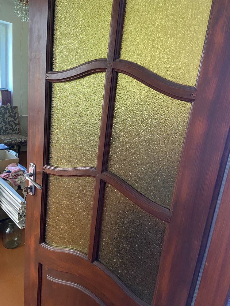 двері міжкімнатні деревʼяні з коробкою