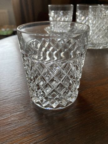 Kryształowe szklanki 6 sztuk na podstawce