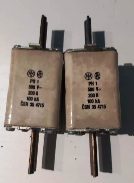 Bezpiecznik wkładka BM 200 A 100 kA nowe 2 szt.