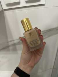 Тональний estee lauder