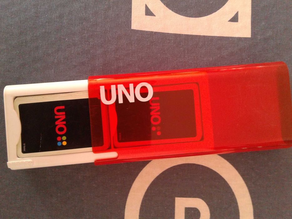 Jogo Uno em estojo de viagem, NOVO!