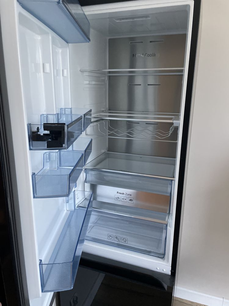 Lodówka Samsung Model RB37K63612C