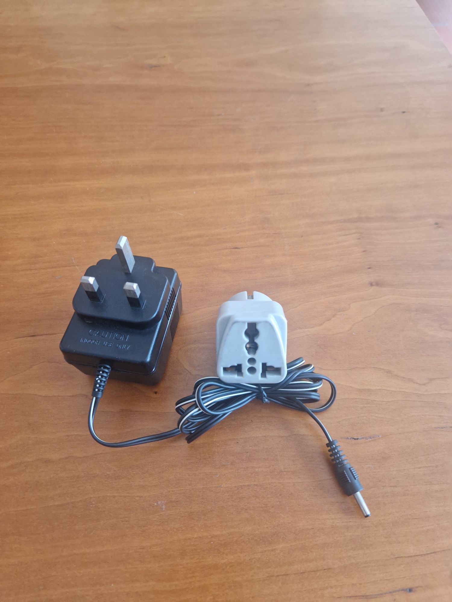 AC/DC Adapter Class 2 Power Supply Model IX01-18