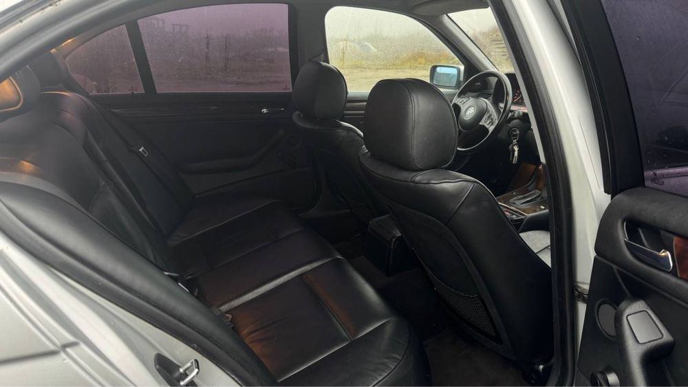 BMW 3 E-46  2.2 Benz  2002