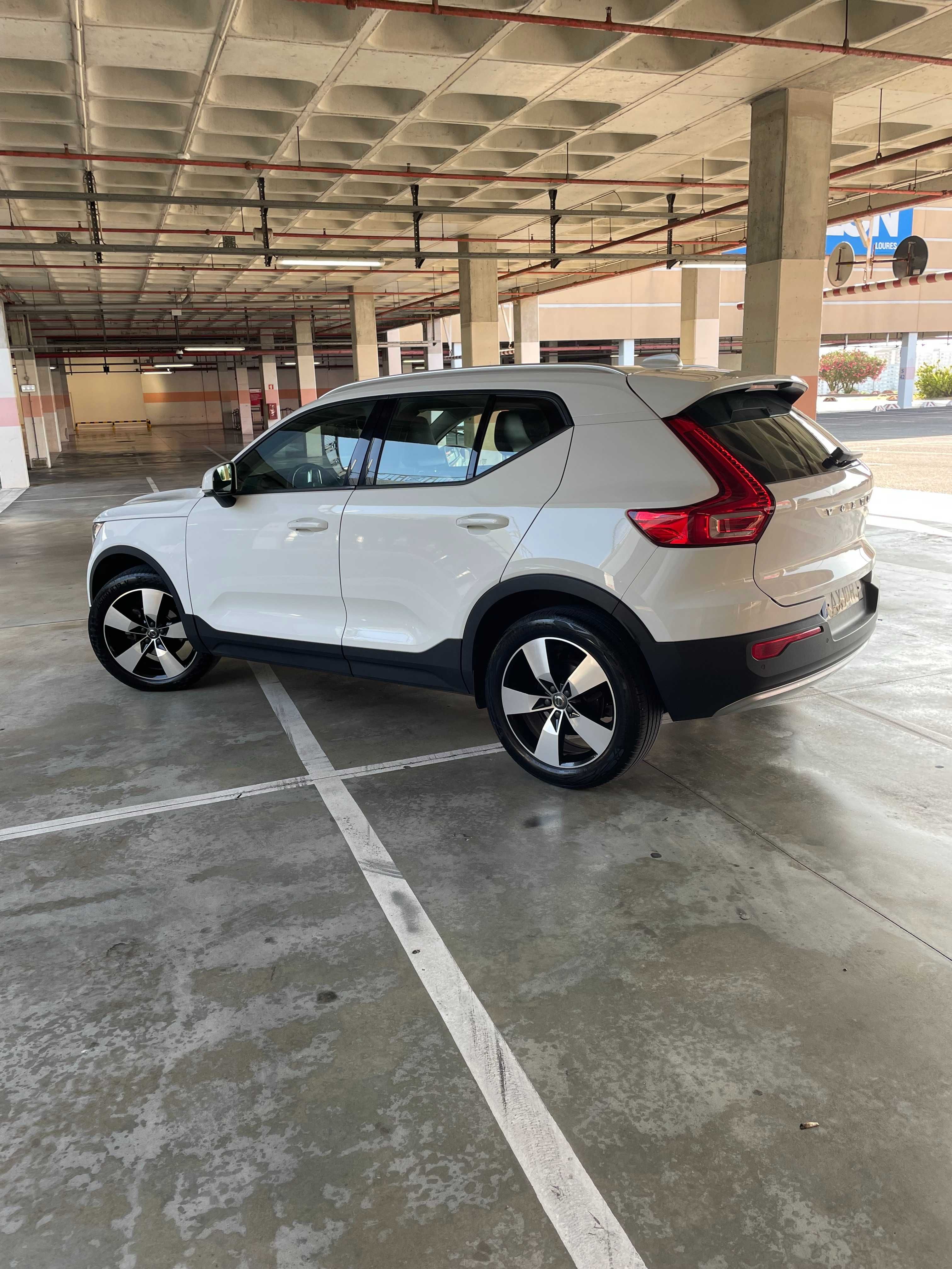 Volvo XC40 | D3 (Diesel) | Momentum Geartronic | Caixa Automática