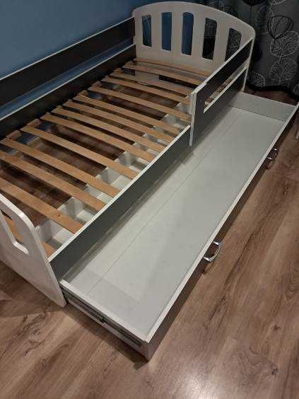 Sprzedam łóżka dziecięce.