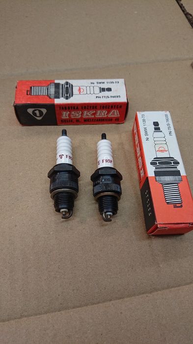 Świece ISKRA F95 FIAT 126p Shl ROMET oryginał PRL Nowe Świeca WFM WSK