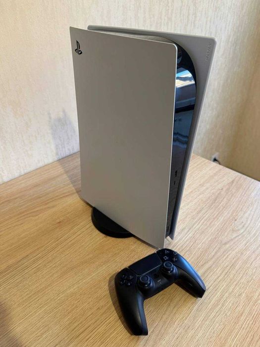 PlayStation 5 Digital Edition 825 GB + DualSense (чёрный)