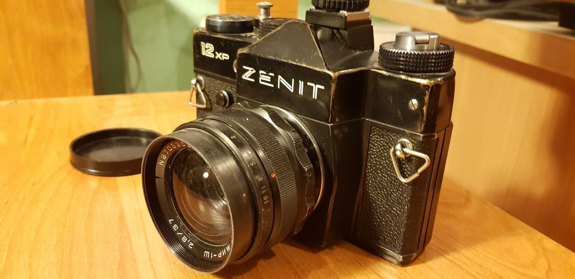 Aparat Zenit 12XP + Obiektyw MIR-1B 2,8/37 + lampa błyskowa LONDA