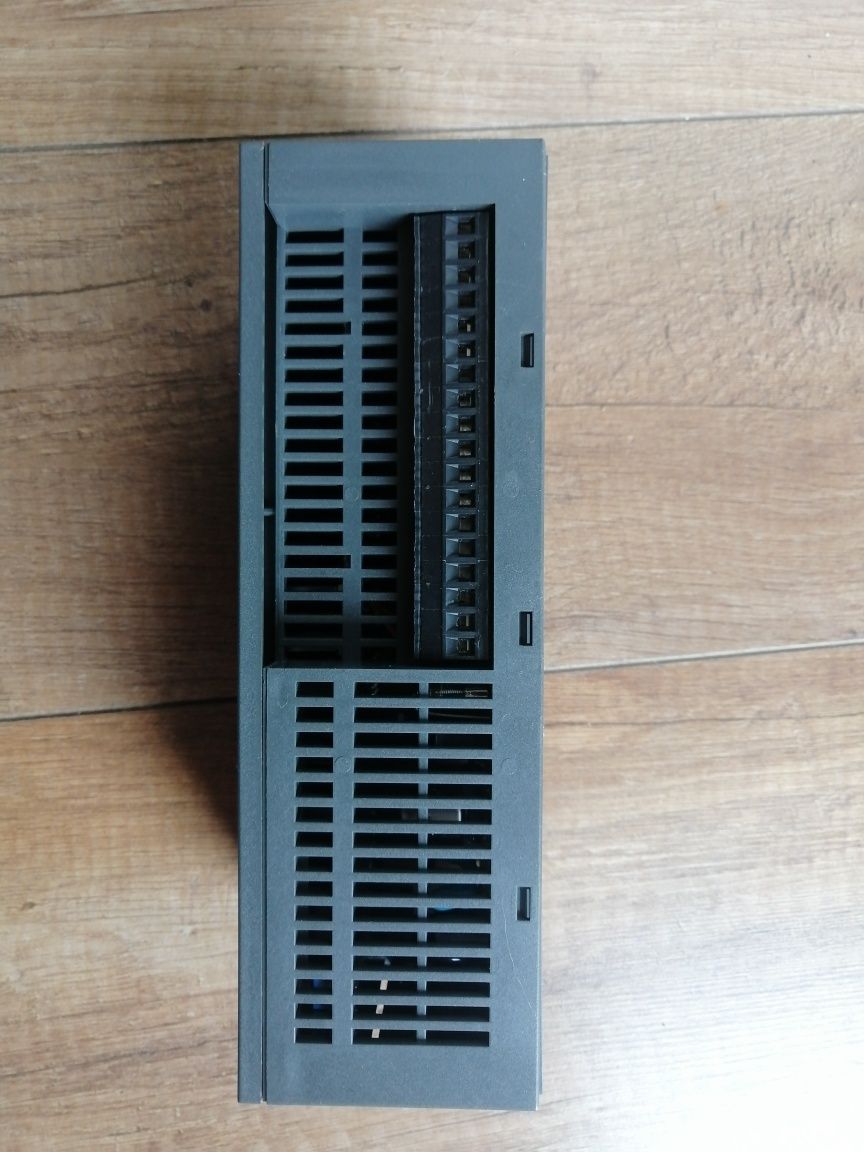 Siemens simatic s7-200, Moduł CPU 214, 6ES7214-1AC01-0XB0