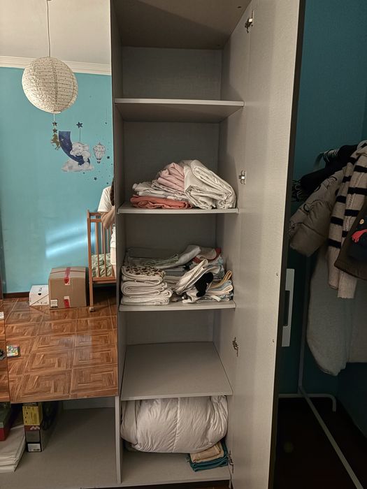 Roupeiro de 4 portas