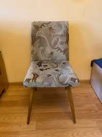Krzesła w stylu PRL