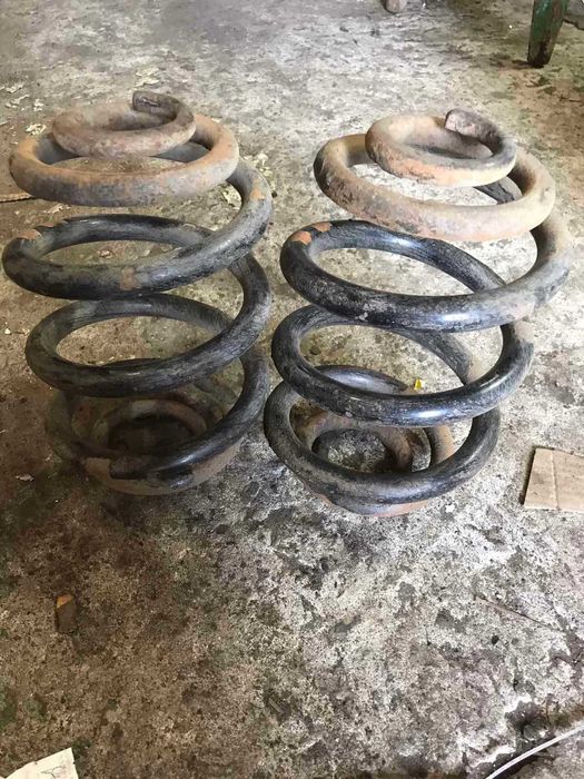 Пружини задні Фольксваген Т-4 комплект