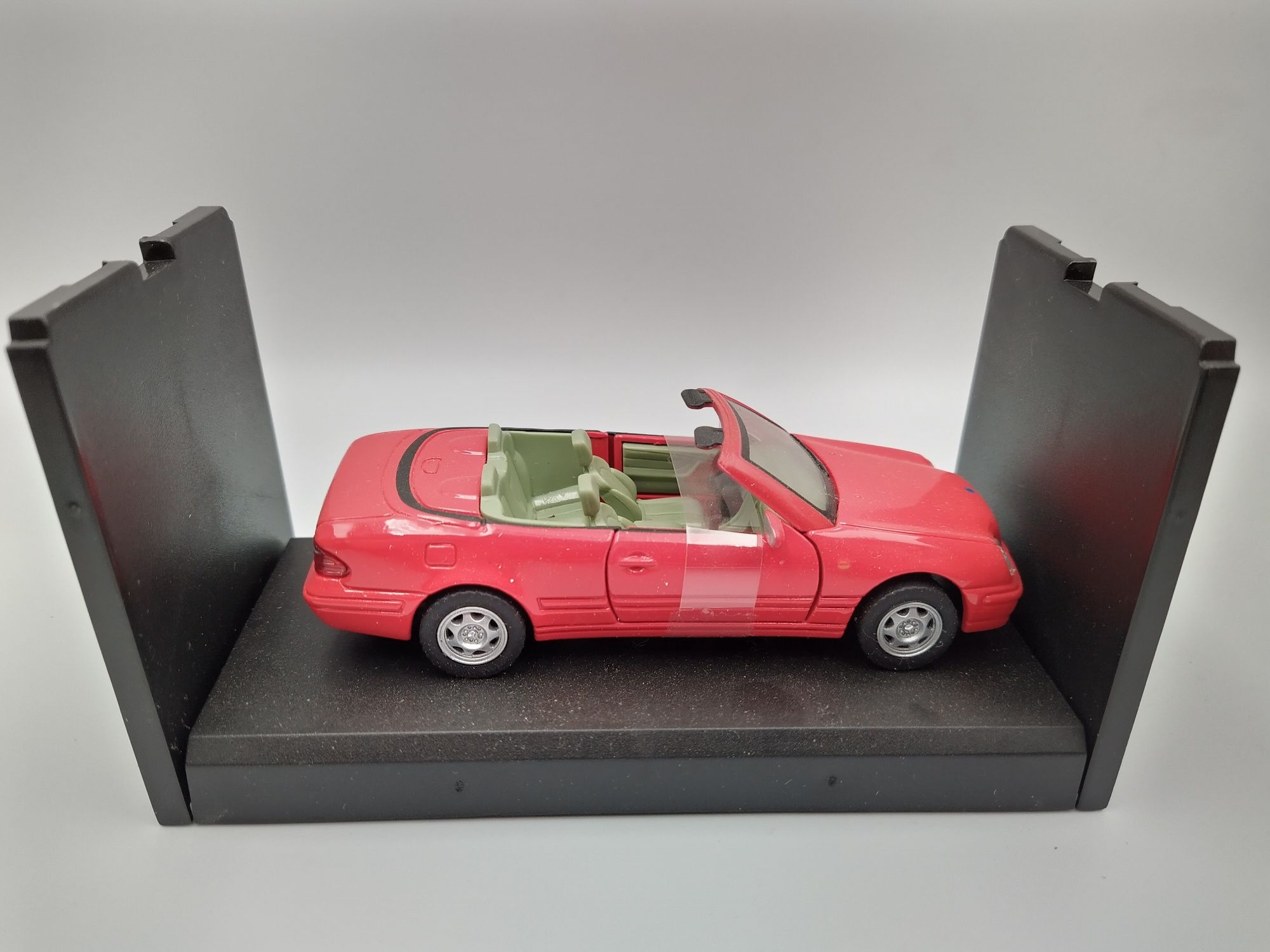 Mercedes Benz CLK 320 cabriolet Skala 1:43 Hongwell Cararama