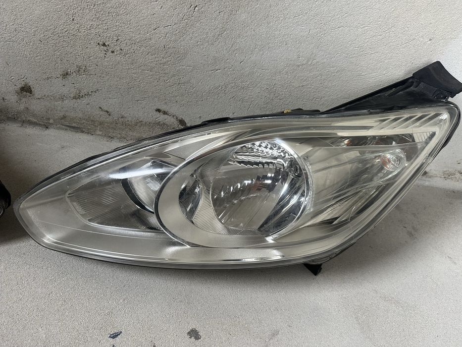 Фара передняя Ford C-Max
