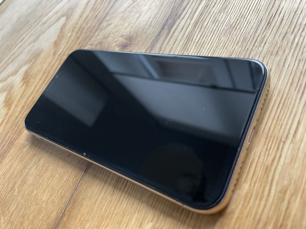 iPhone X Model MQAG2PM/A 256GB