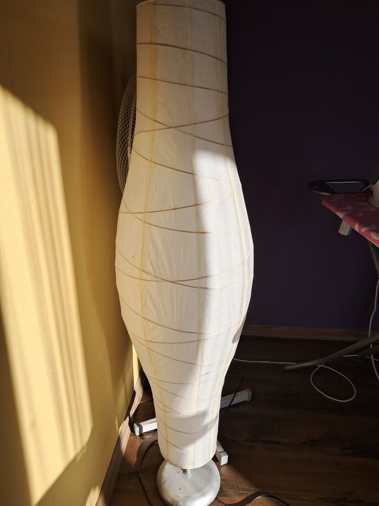 Oddam za darmo lampę stojącą