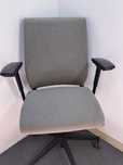 Fotel biurowy obrotowy Steelcase Think  szary.