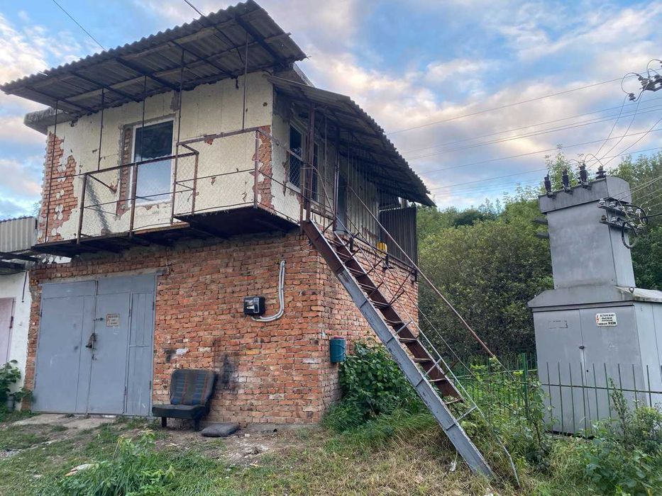 Здам великий (на дві машини) двоповерховий капітальний цегляний гараж