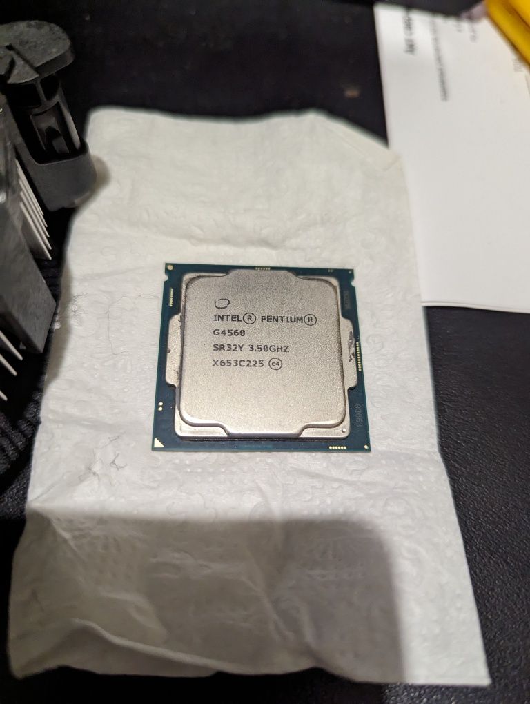 Продам процессор intel g4560