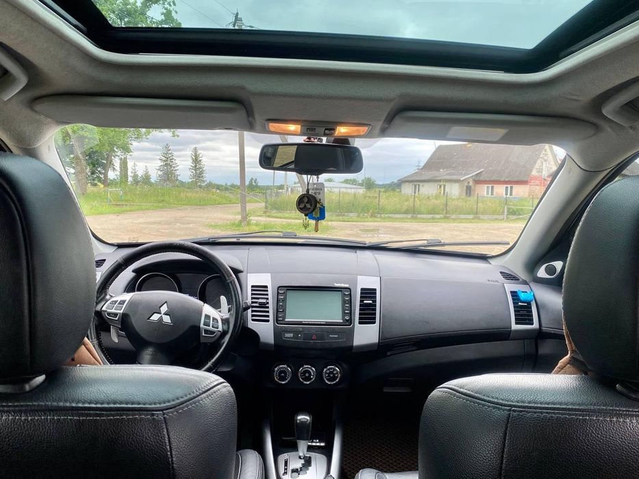 Автомобіль Mitsubishi Outlander 2011