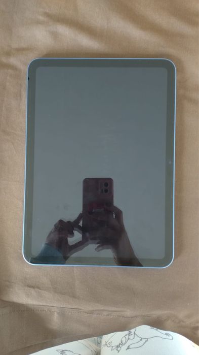 Ipad APPLE (10”9 - 64 GB - Wifi - Azul) 2022