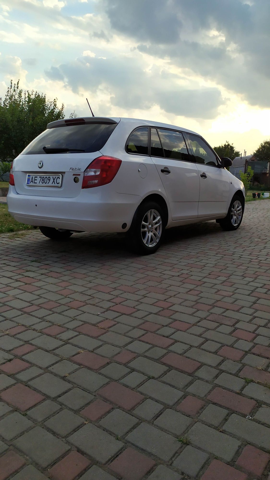 Продам skoda fabia 2011 года