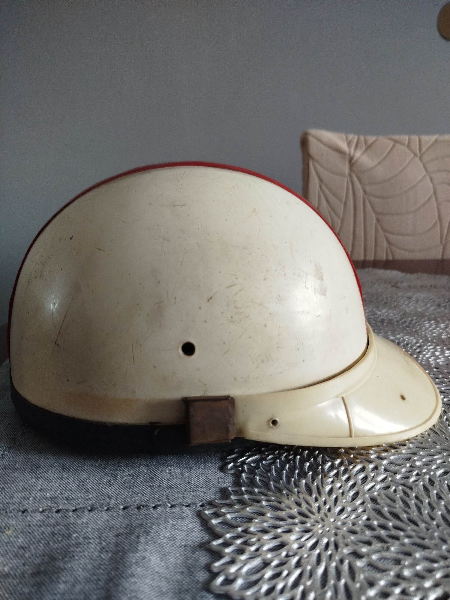 Kask motocyklowy orzeszek