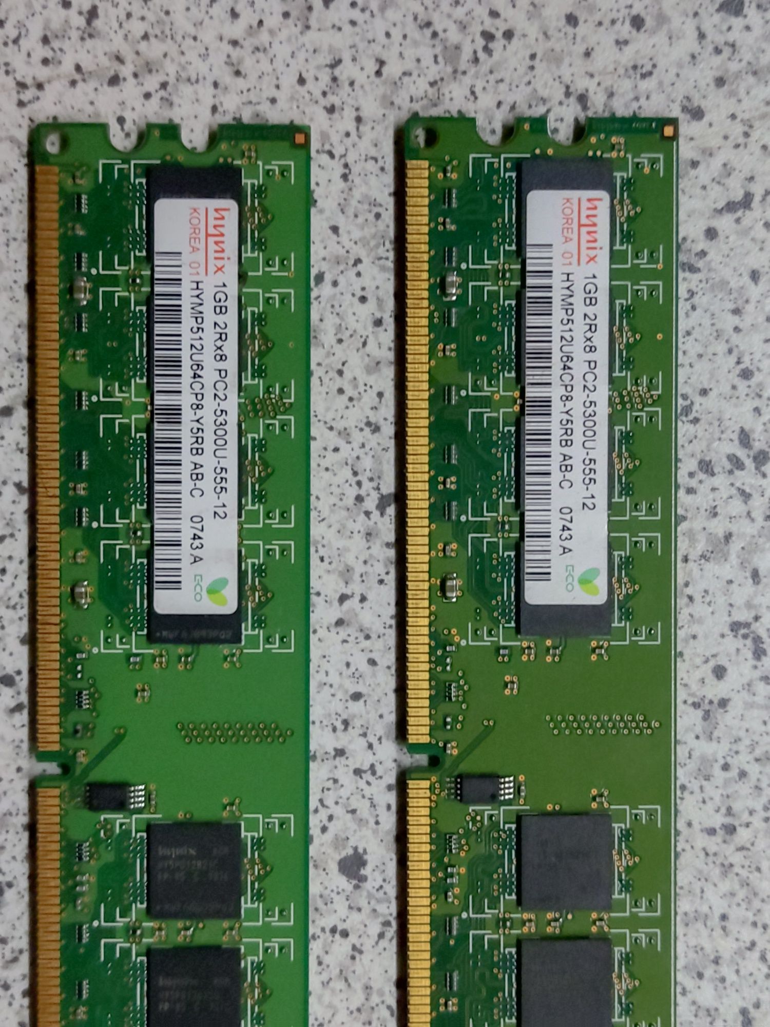 Оперативна пам'ять Hynix DDR2 1Gb HYMP512U64CP8-Y5 AB-C