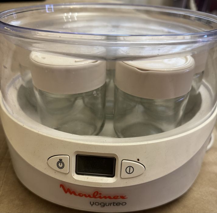Продам йогуртницю