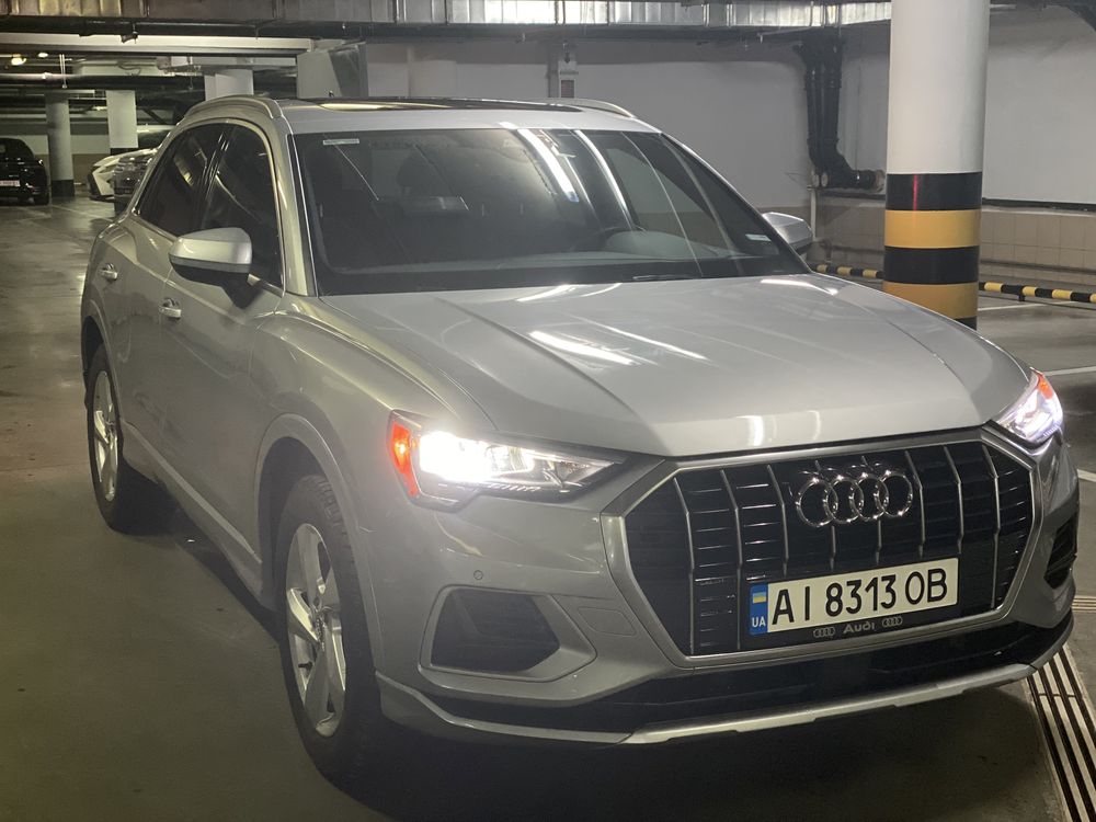 Продам Audi Q3 45TFSI 2020 небольшой торг