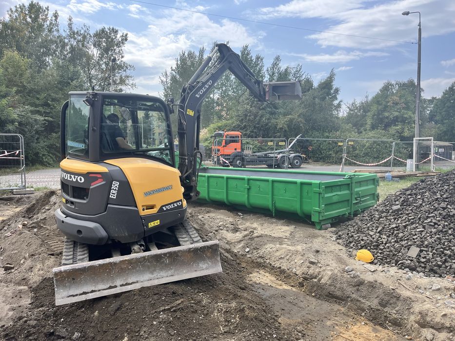 Kontener na gruz • Transport • Rozbiórki • Wykopy • Hakowiec