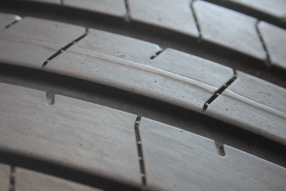 235/35/19 Pirelli P Zero 235/35 R19 91Y XL