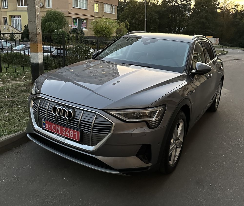 Продам Audi etron