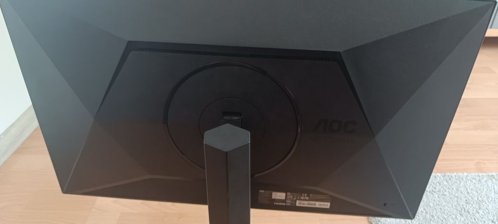 Monitor AOC Q27G4X