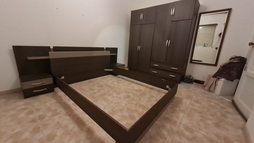 Conjunto quarto (cama + armário)