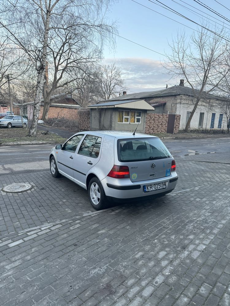 Volkswagen Golf 4 1,9tdi механика в хорошем состояние