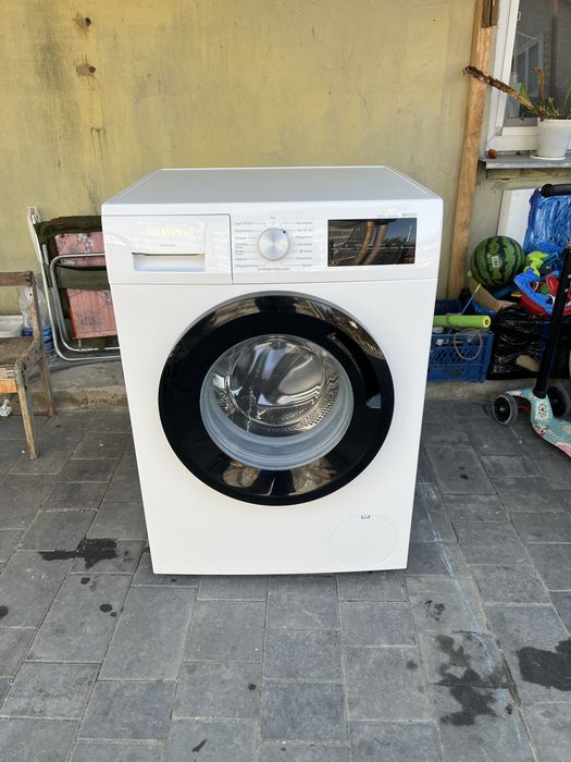 Пральна машина 2024 рік Siemens WM14N208PL/38