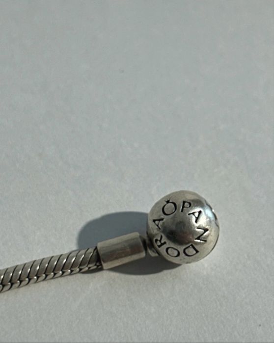 Pulseira e Conta Pandora