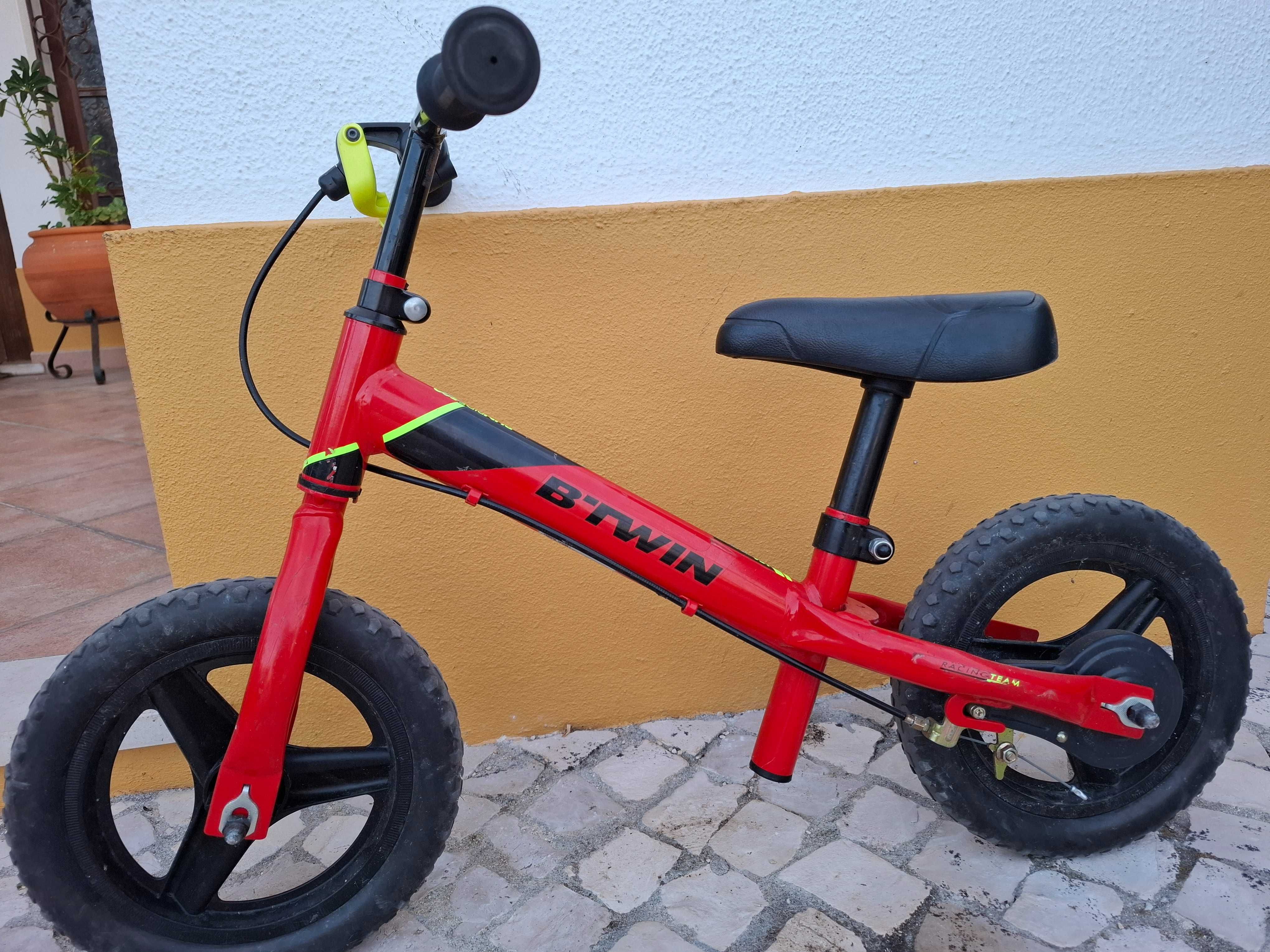 Bicicleta criança sem pedais