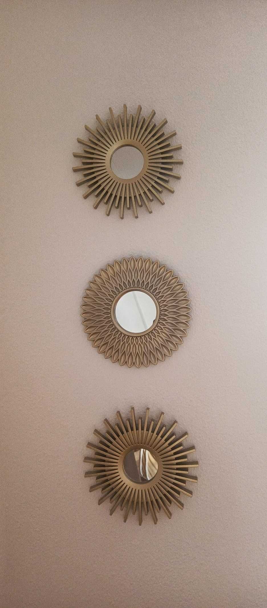 Dekoracja zestaw 3 luster w złotych ramkach do domu na ścianę