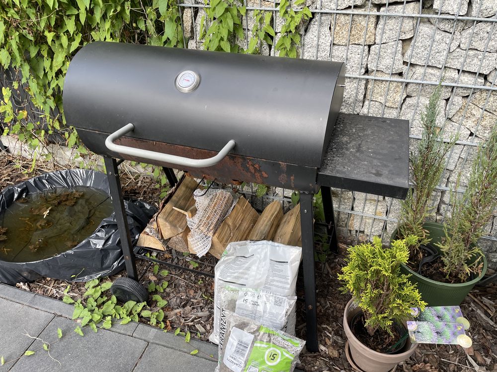 Grill węglowy używany