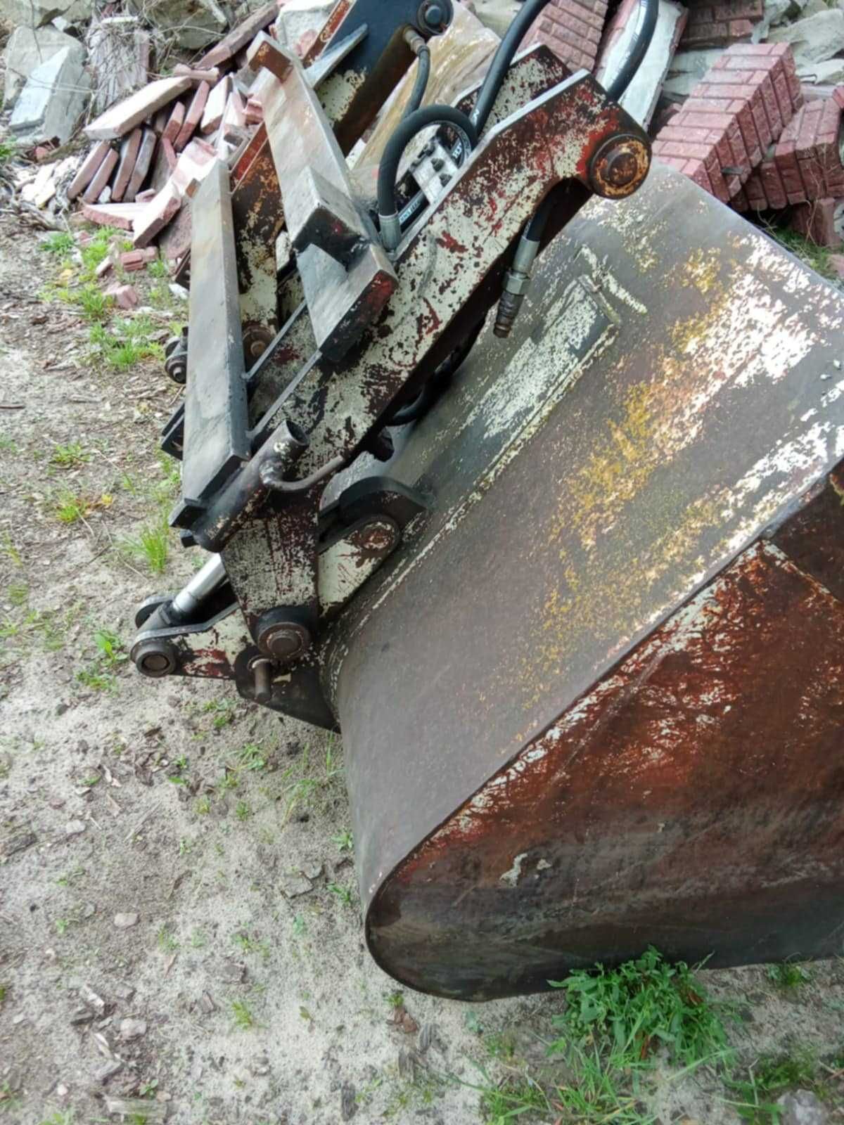 Solidna łyżka wraz z karetą