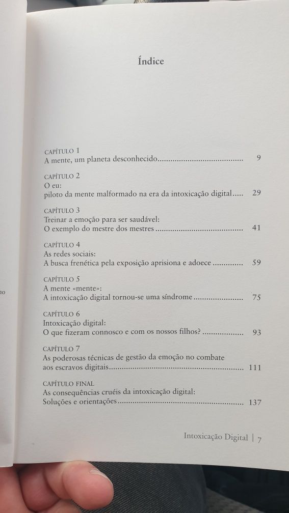 Livro "Intoxicação digital" de Augusto Cury