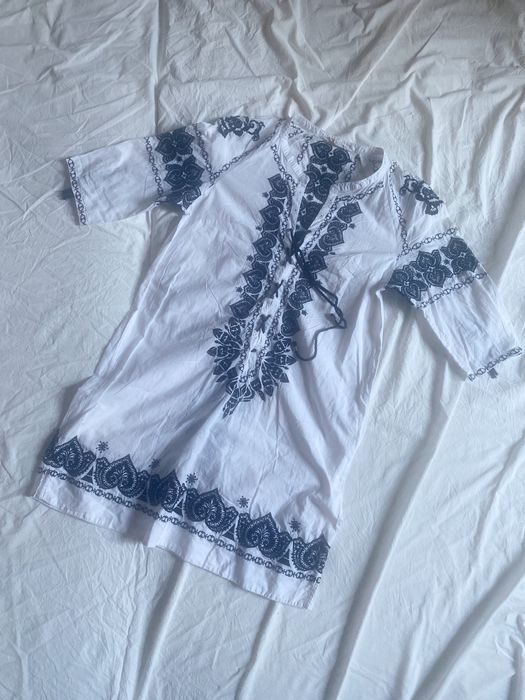 Белое Платье вышиванка, белое с темно синей ( черное вышивкой )