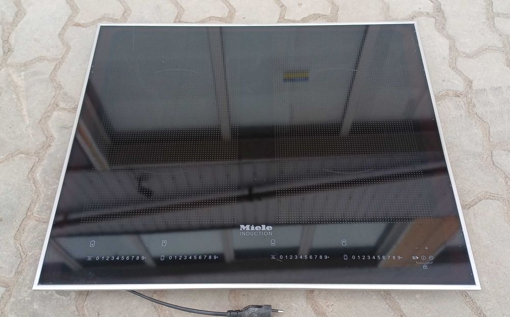 Варильна поверхня електрична індукційна Міле Miele KM 6328 60 см