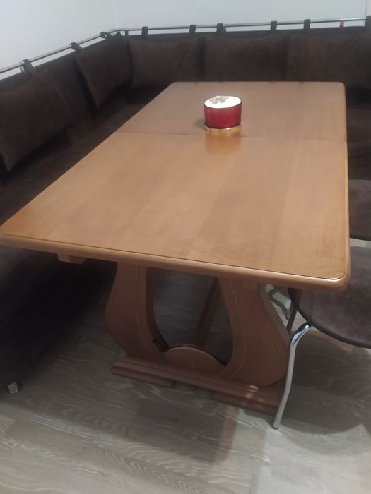 Стіл розкладний в доброму стані